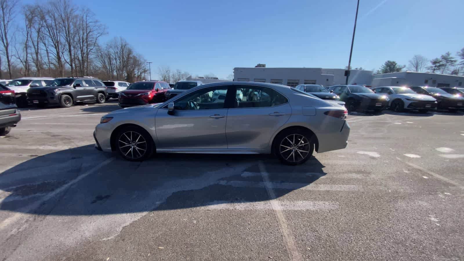 Thumbnail: 2023 Toyota Camry - 10