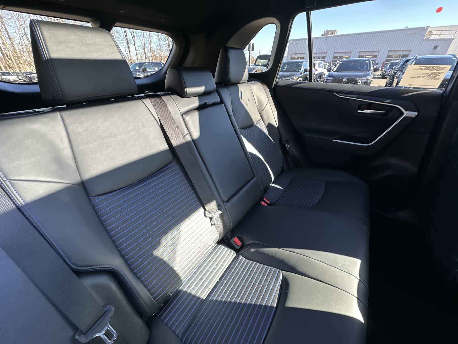 Thumbnail: 2025 Toyota RAV4 - 37