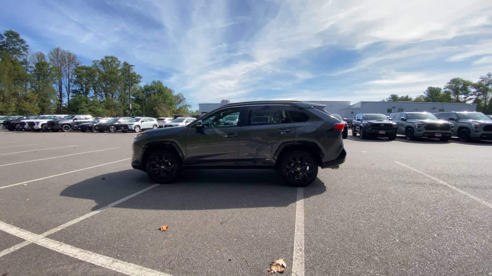 Thumbnail: 2022 Toyota RAV4 - 5