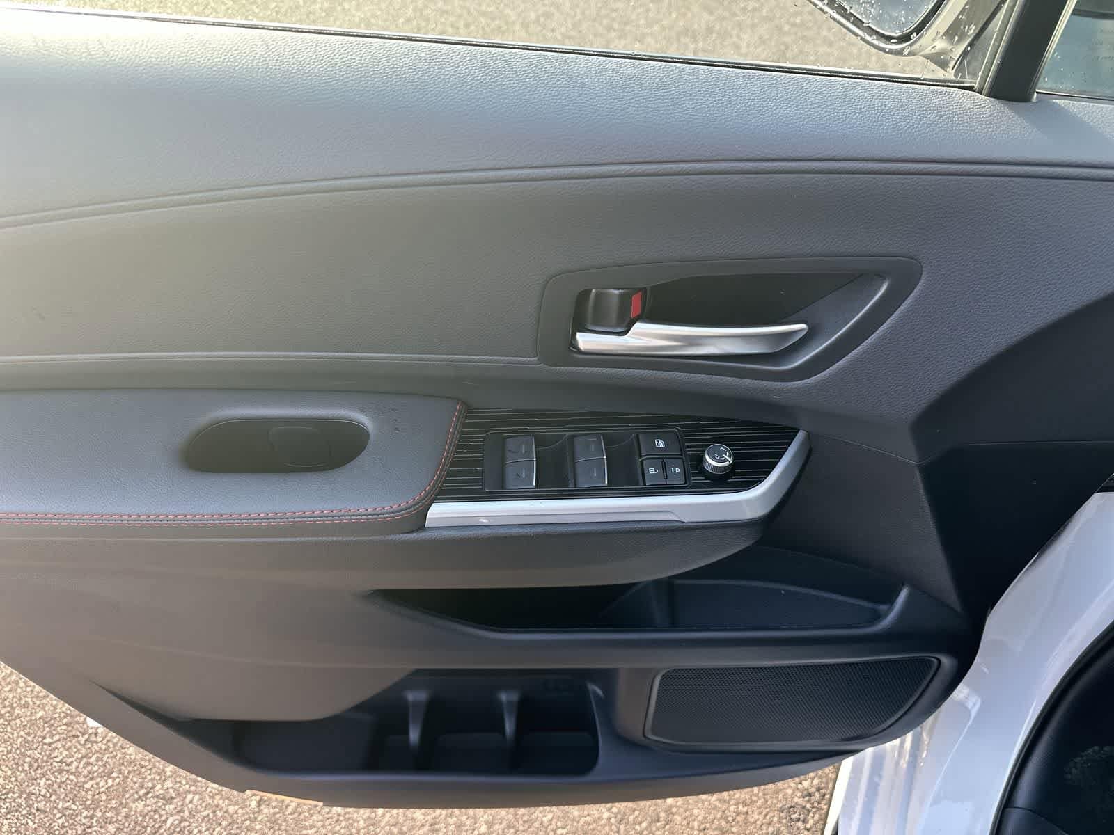 Thumbnail: 2026 Toyota Sienna - 25