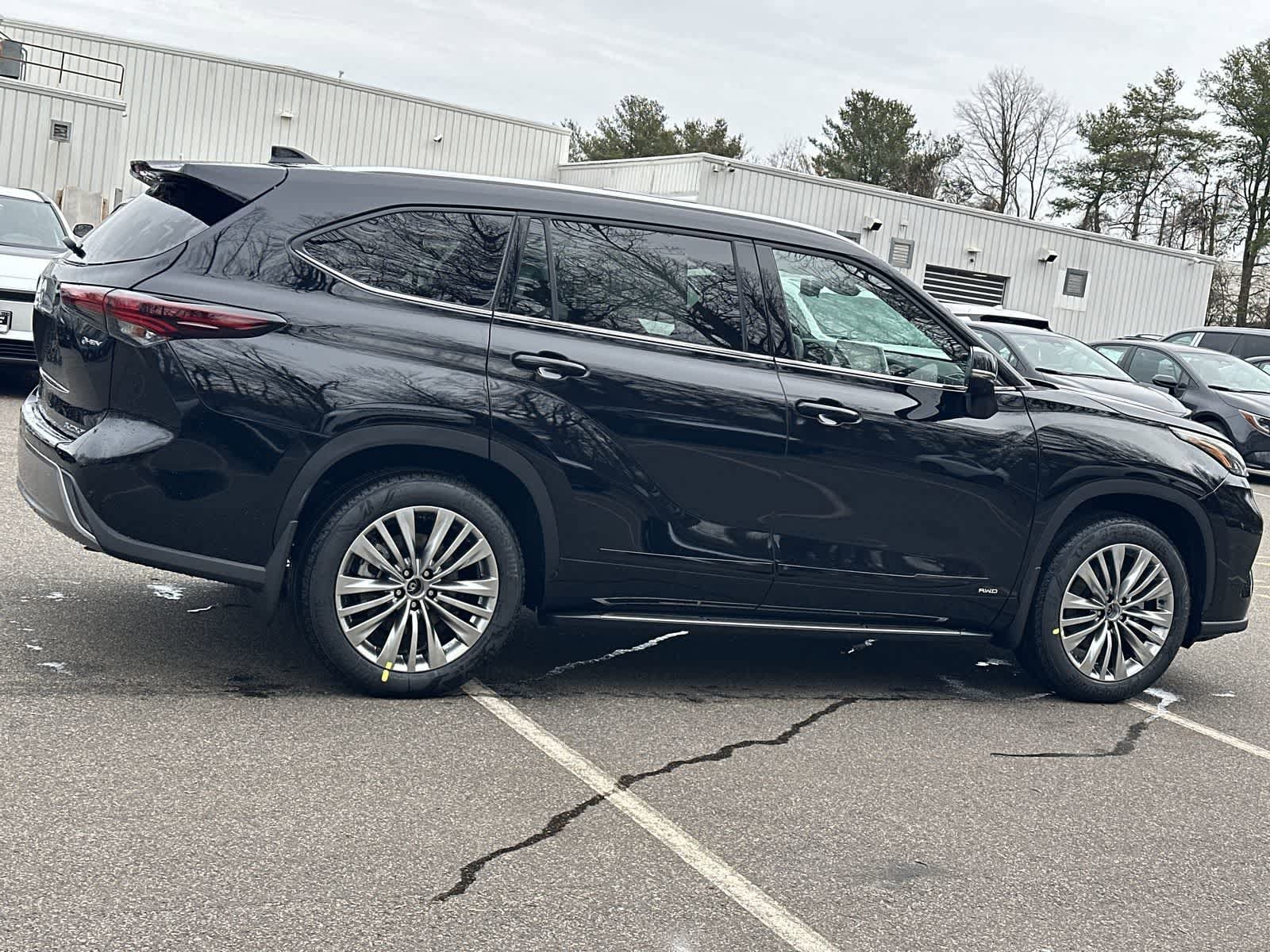 Thumbnail: 2026 Toyota Highlander - 21