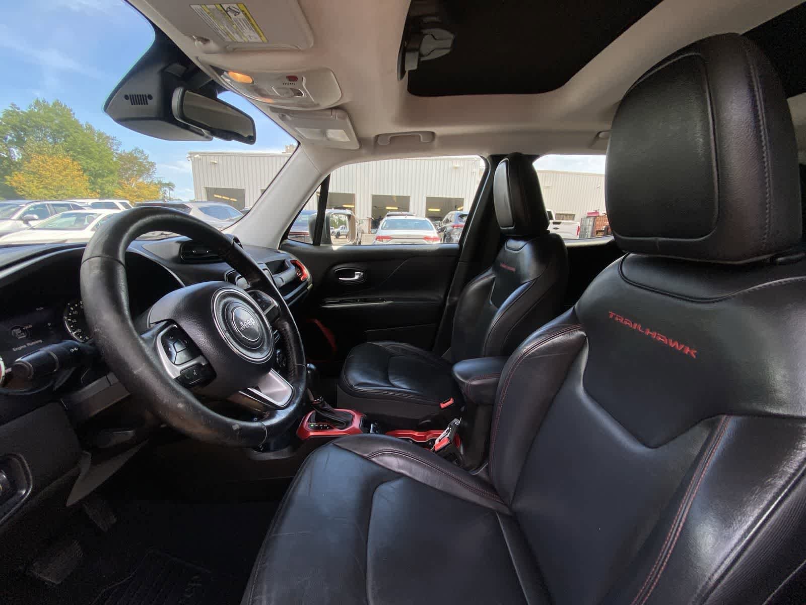 Thumbnail: 2016 Jeep Renegade - 16