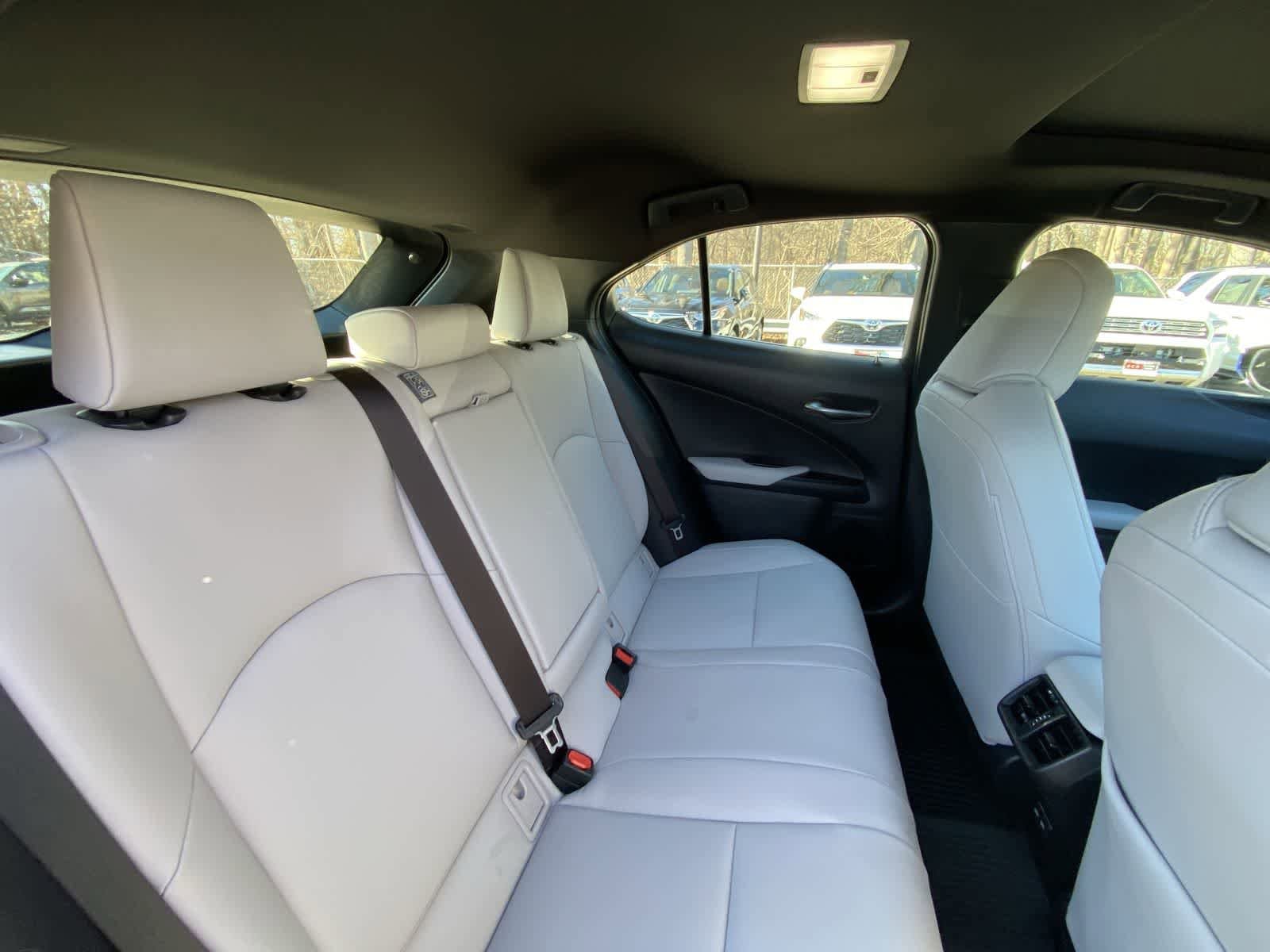 Thumbnail: 2023 Lexus UX - 30