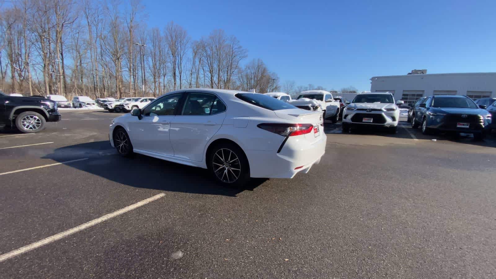 Thumbnail: 2023 Toyota Camry - 14