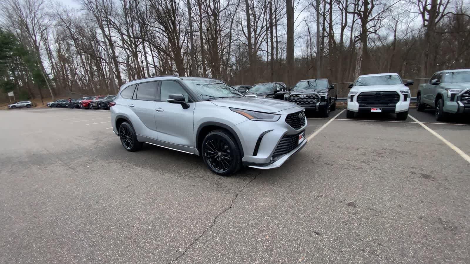 Thumbnail: 2025 Toyota Highlander - 2