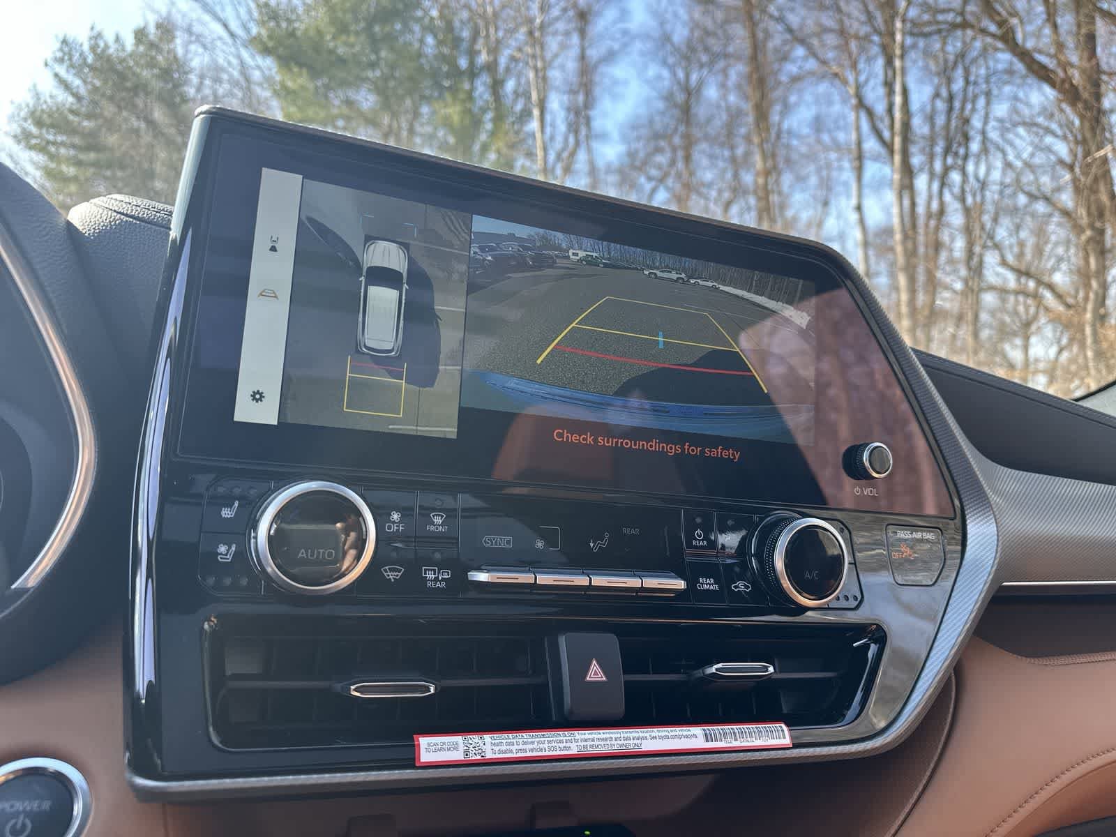 Thumbnail: 2025 Toyota Highlander - 32