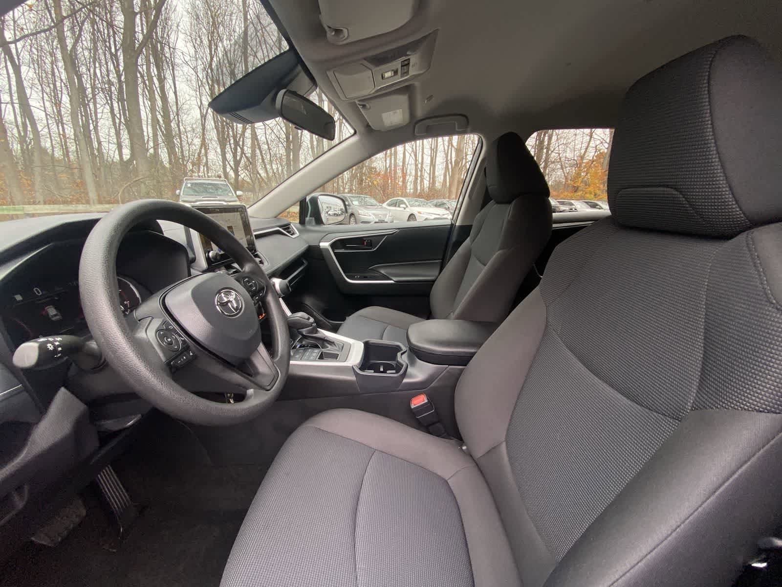 Thumbnail: 2025 Toyota RAV4 - 22