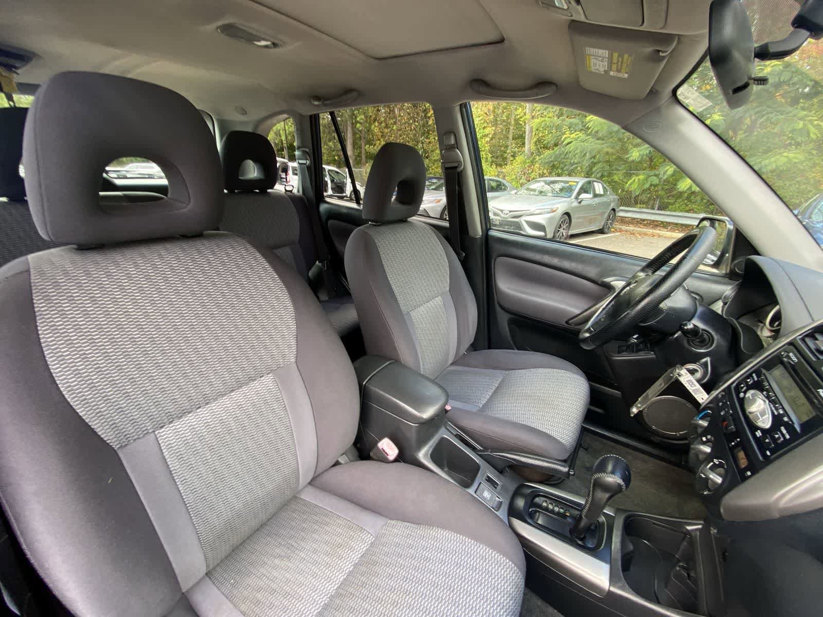 Thumbnail: 2004 Toyota RAV4 - 22