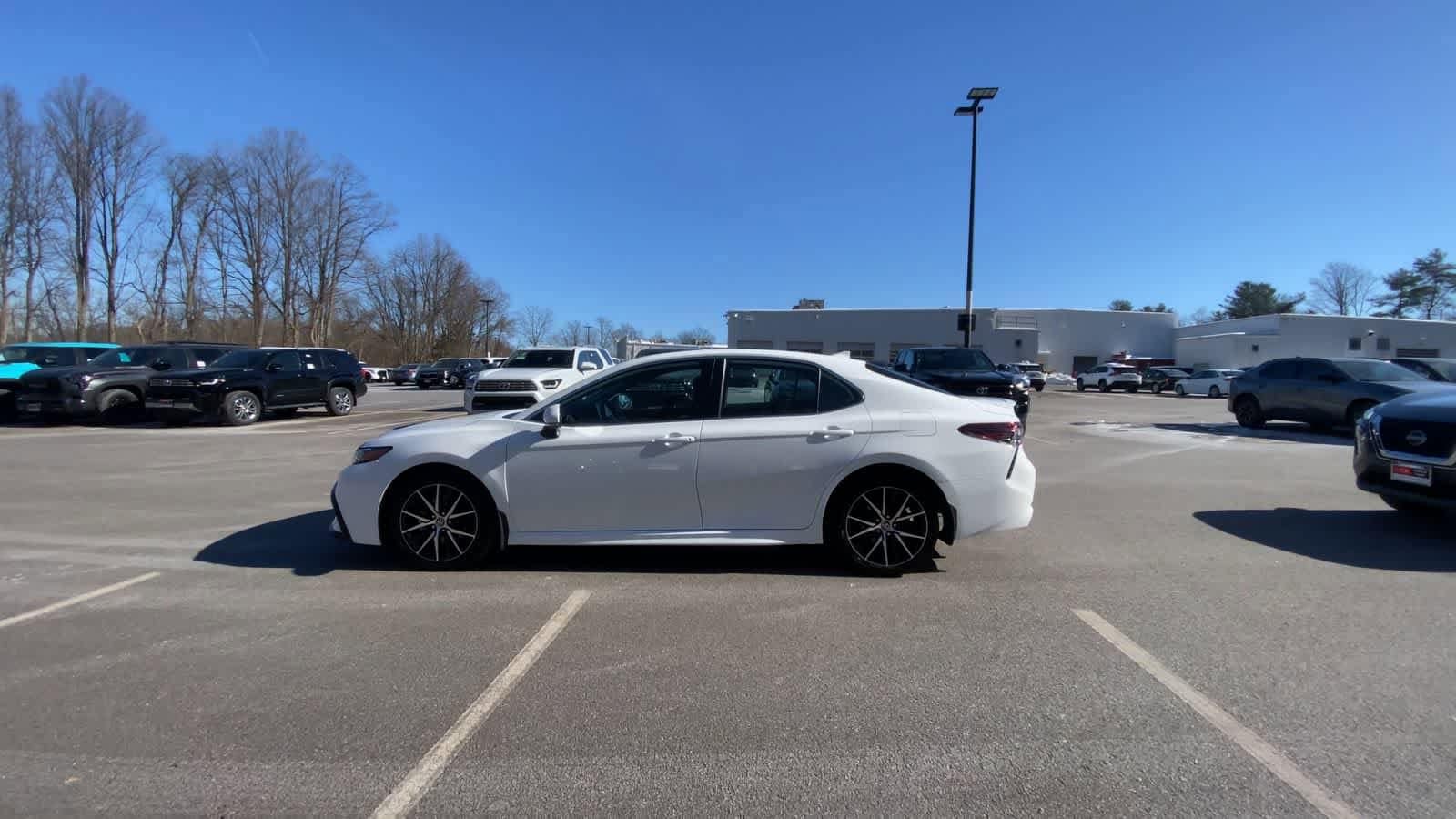 Thumbnail: 2023 Toyota Camry - 13