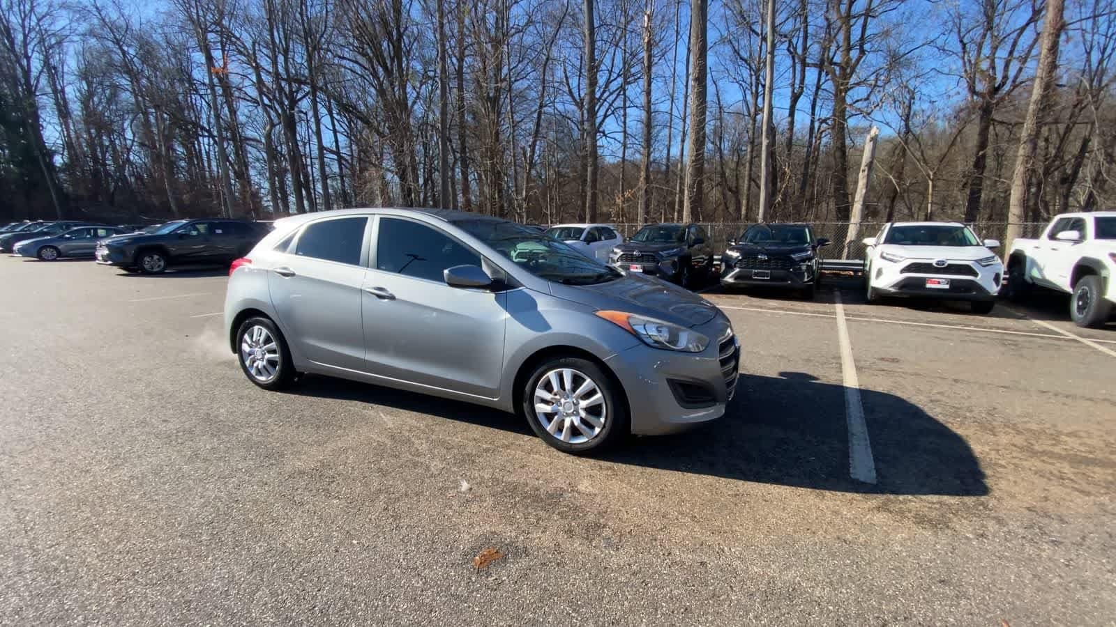 Thumbnail: 2016 Hyundai Elantra - 8