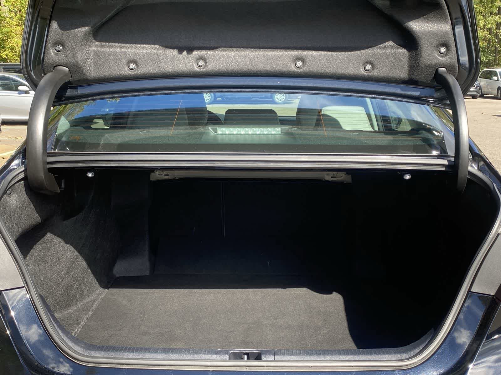 Thumbnail: 2023 Toyota Camry - 10