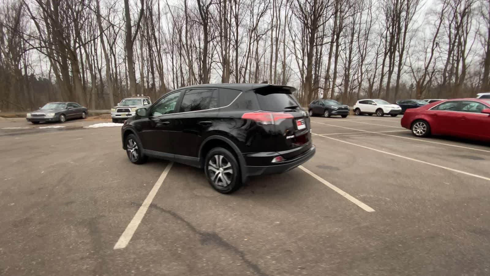 Thumbnail: 2018 Toyota RAV4 - 12