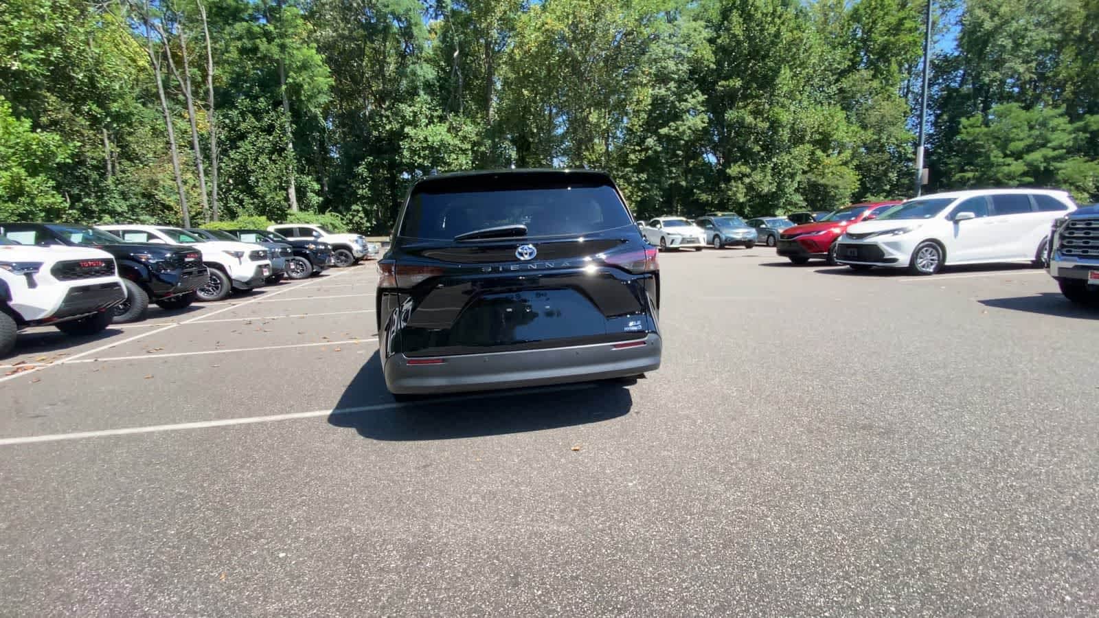 Thumbnail: 2024 Toyota Sienna - 7