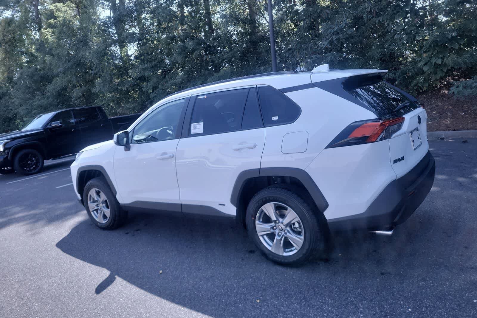 Thumbnail: 2025 Toyota RAV4 - 14