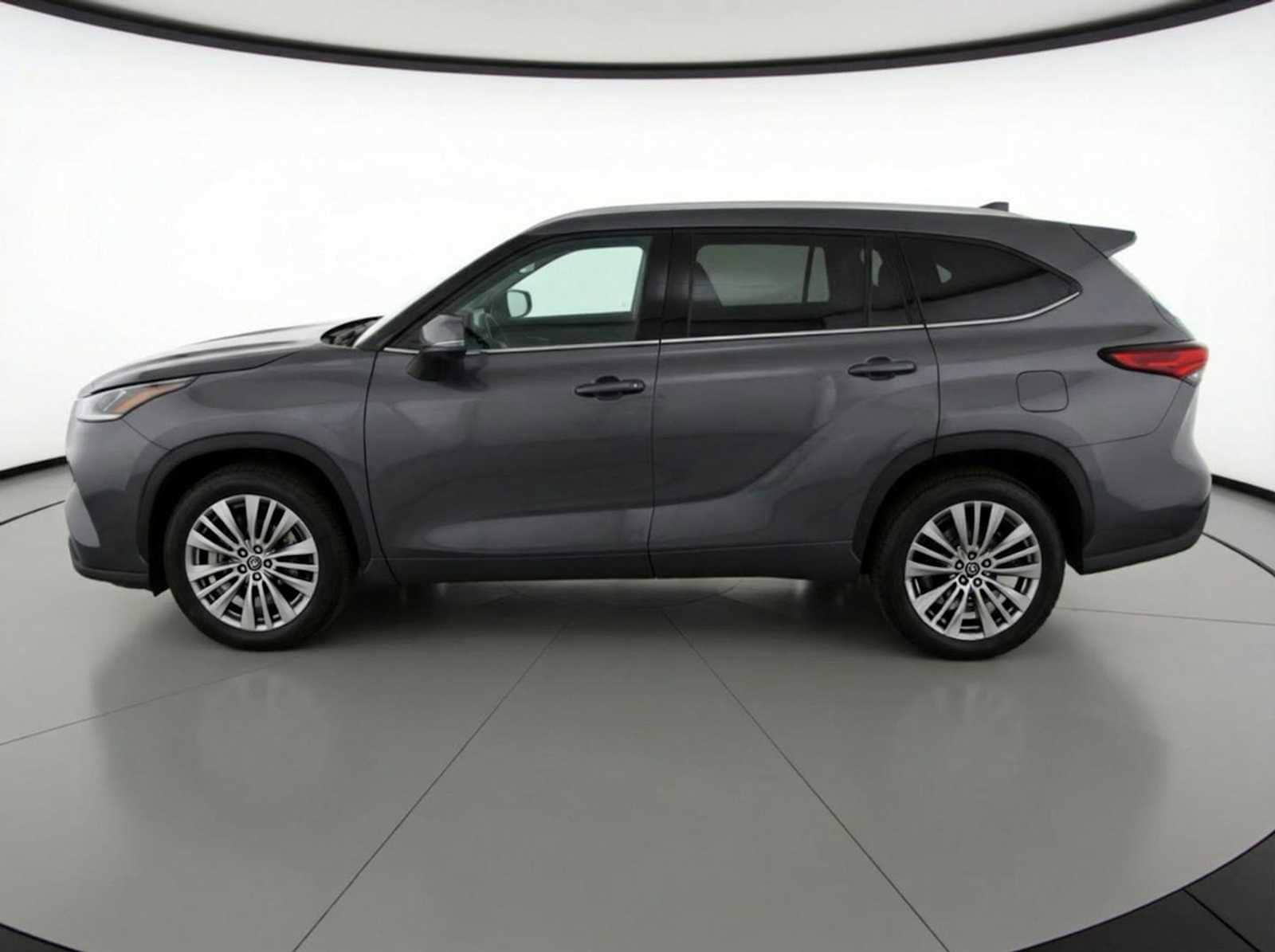 Thumbnail: 2025 Toyota Highlander - 3