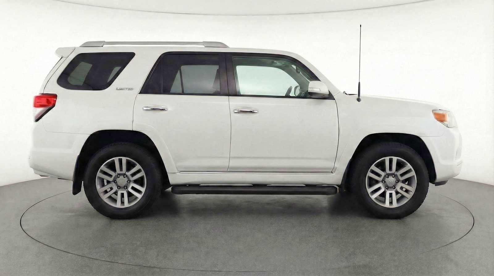 Thumbnail: 2010 Toyota 4Runner - 9