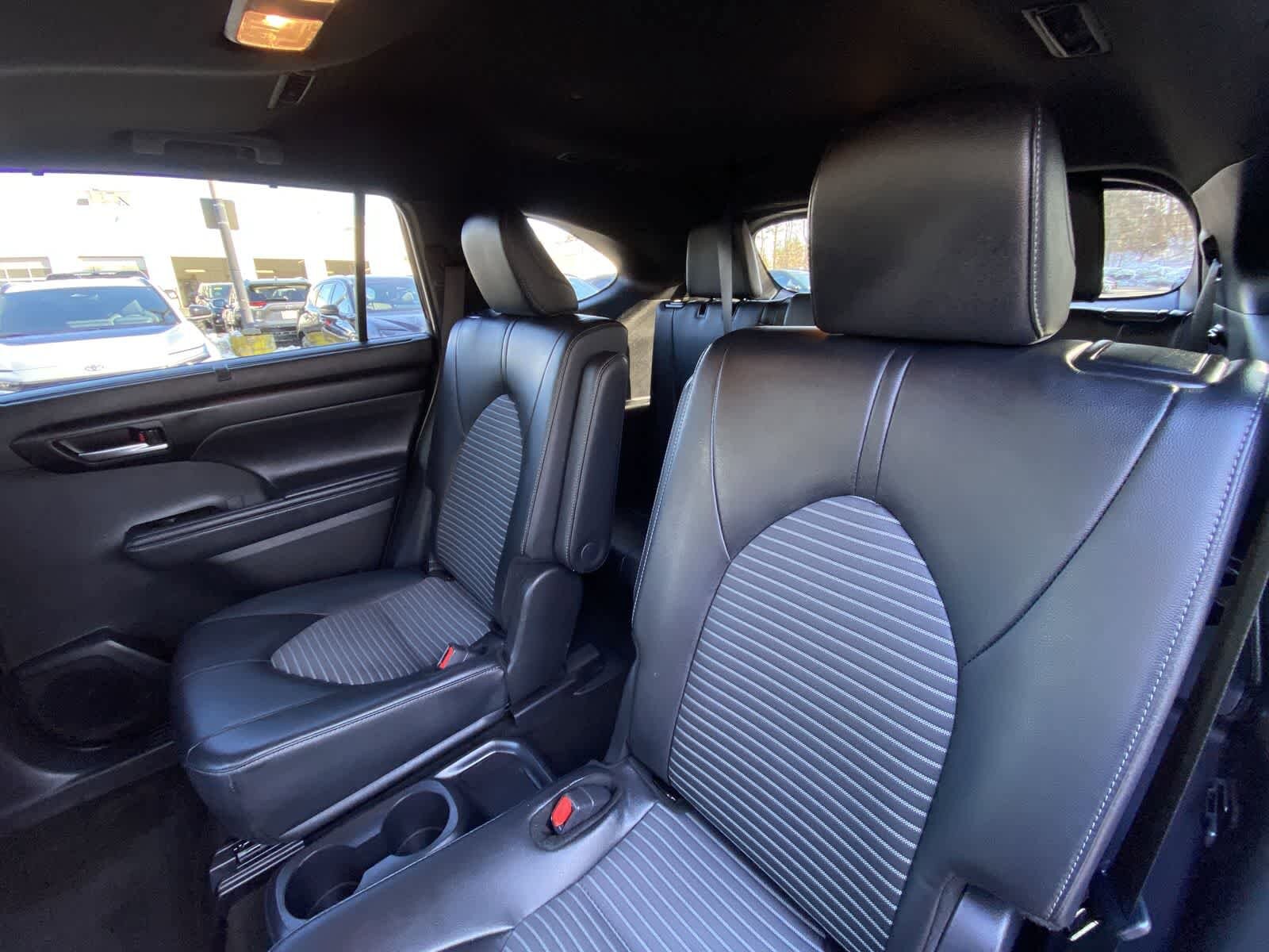 Thumbnail: 2025 Toyota Highlander - 26