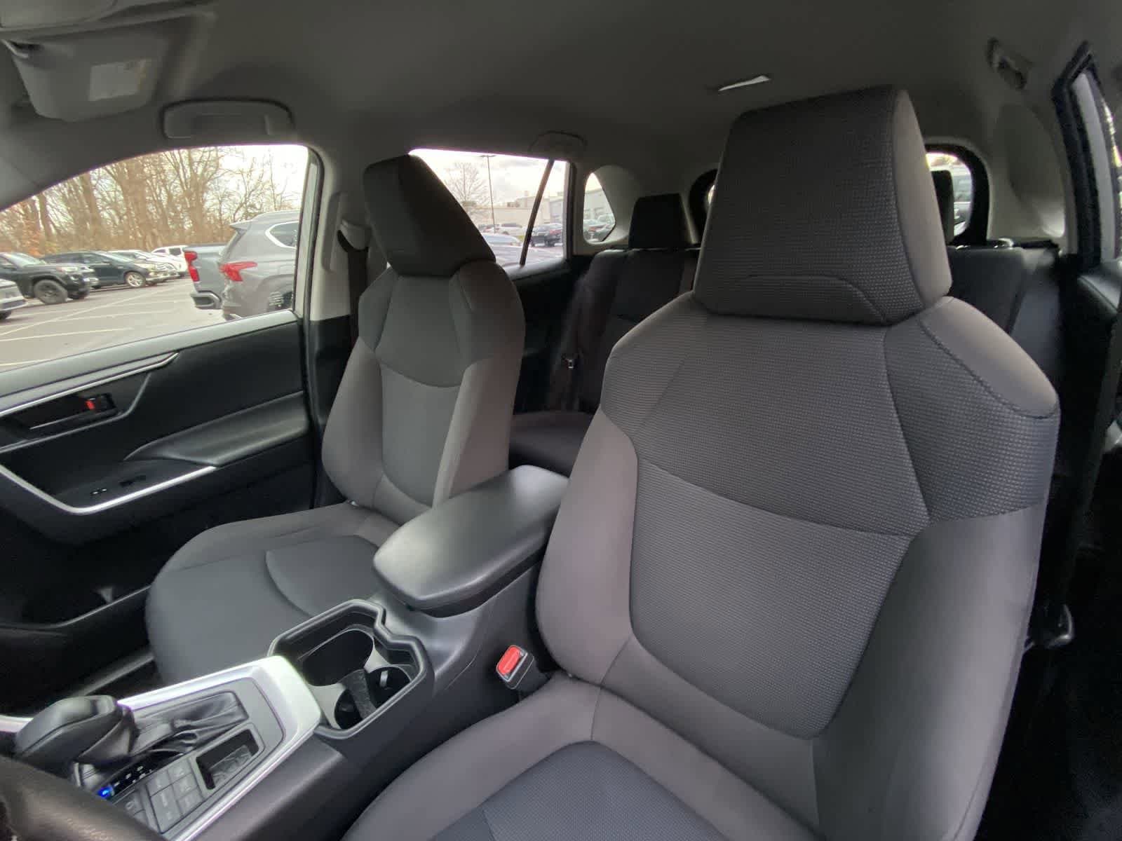 Thumbnail: 2019 Toyota RAV4 - 22