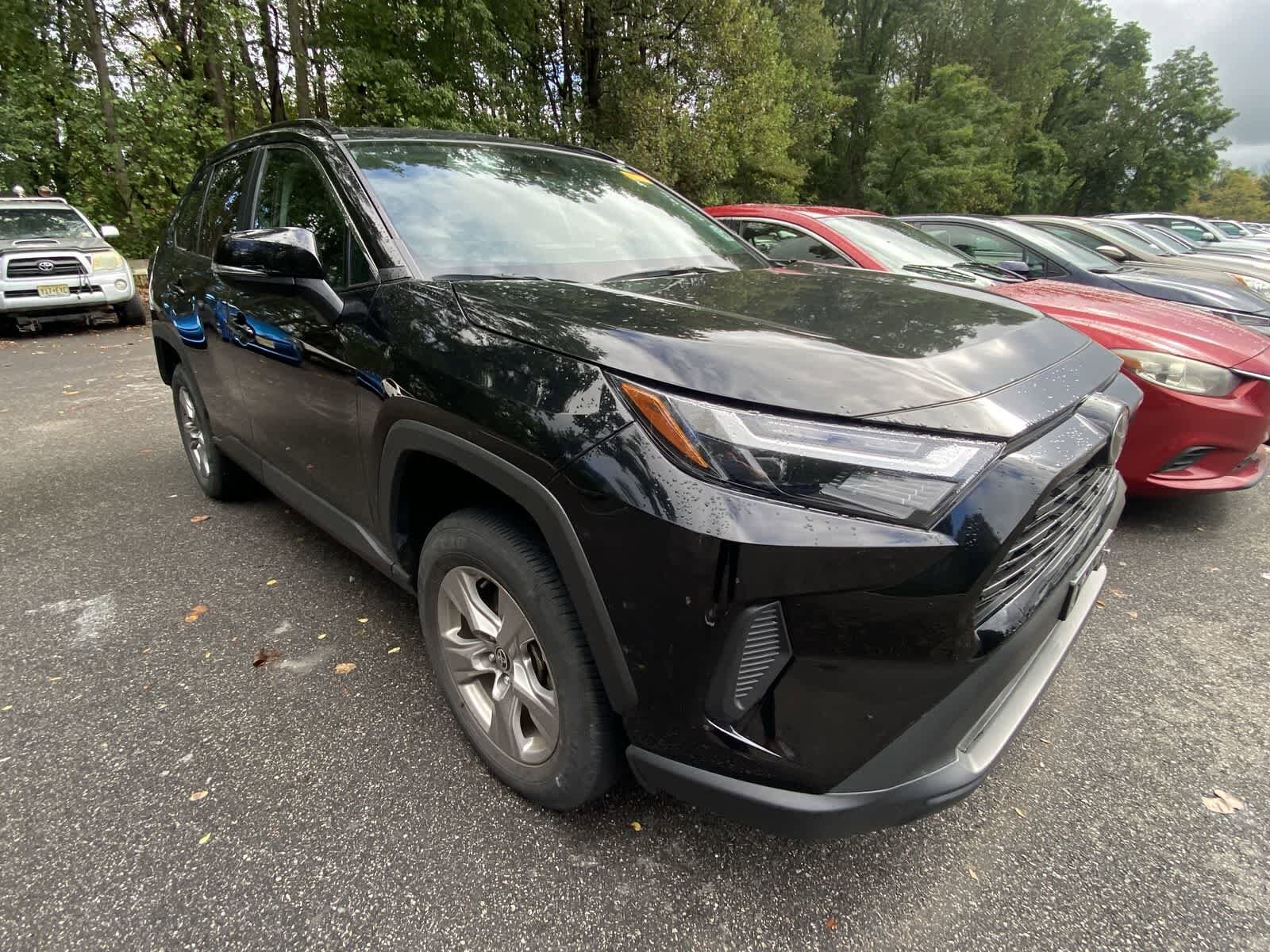 2024 Toyota RAV4 XLE photo 3