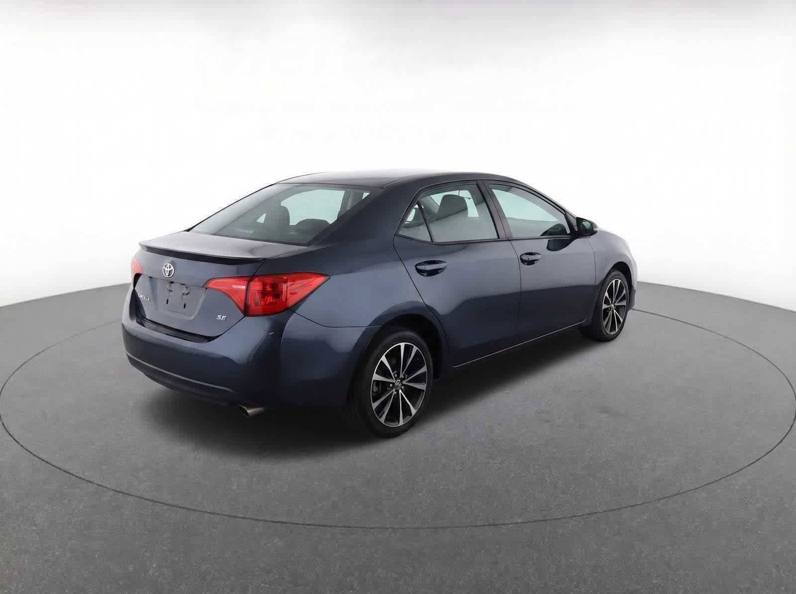 Thumbnail: 2017 Toyota Corolla - 5