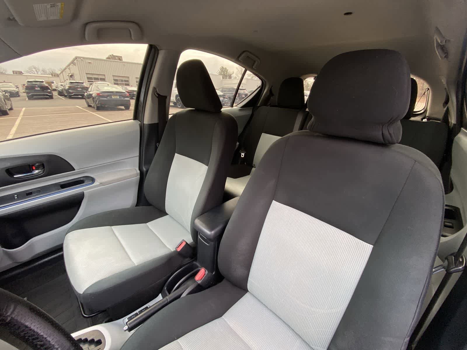 Thumbnail: 2012 Toyota Prius c - 20