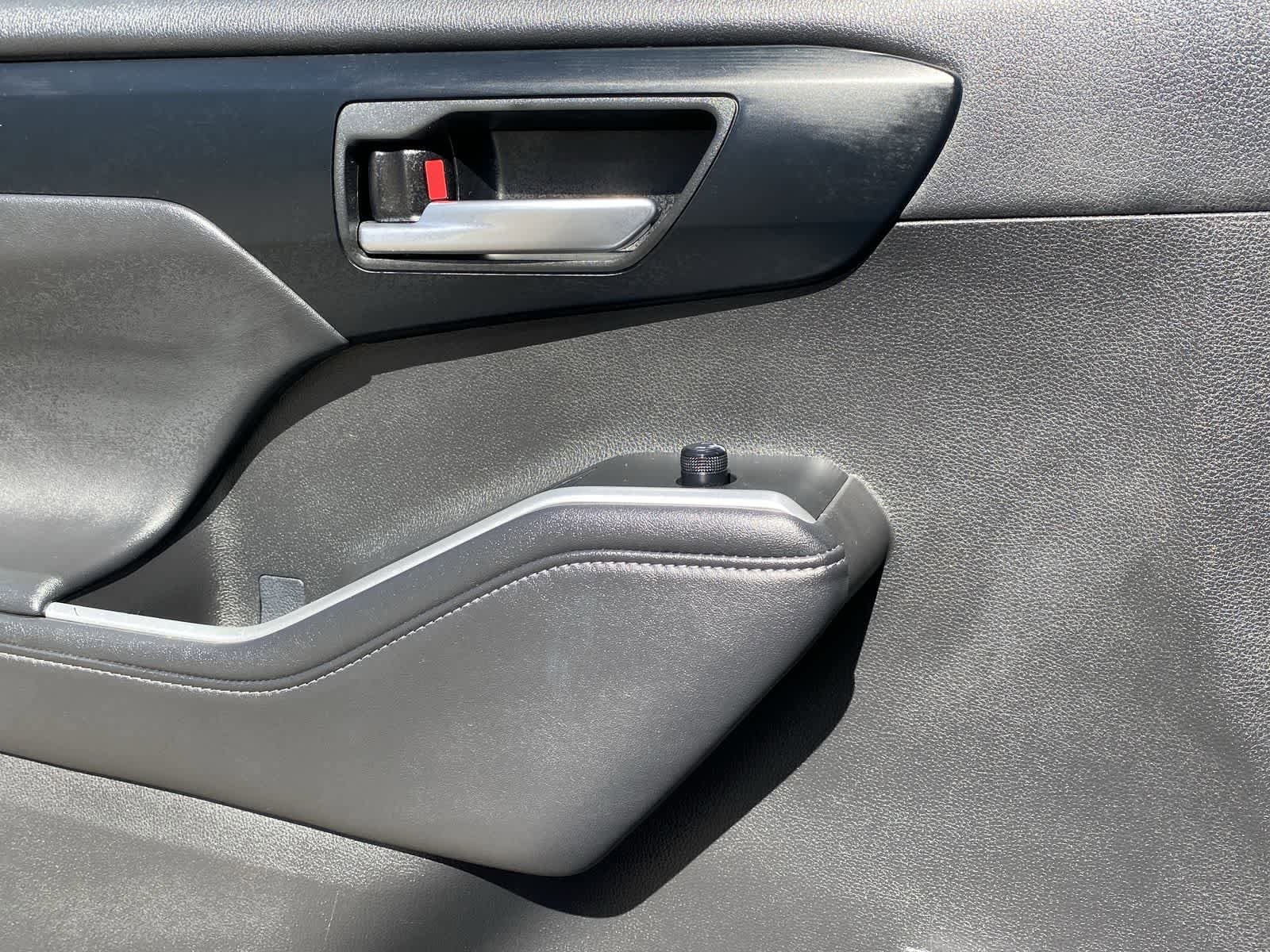 Thumbnail: 2025 Toyota Highlander - 18