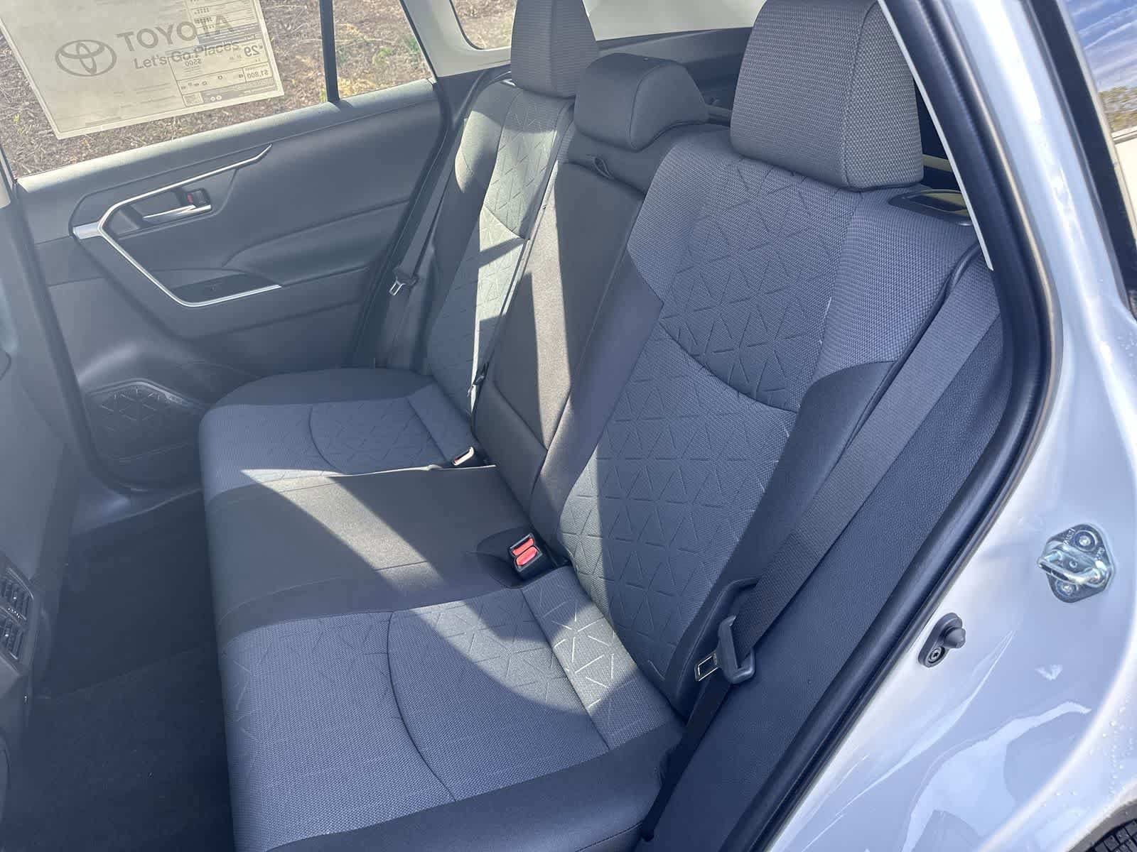 Thumbnail: 2025 Toyota RAV4 - 28