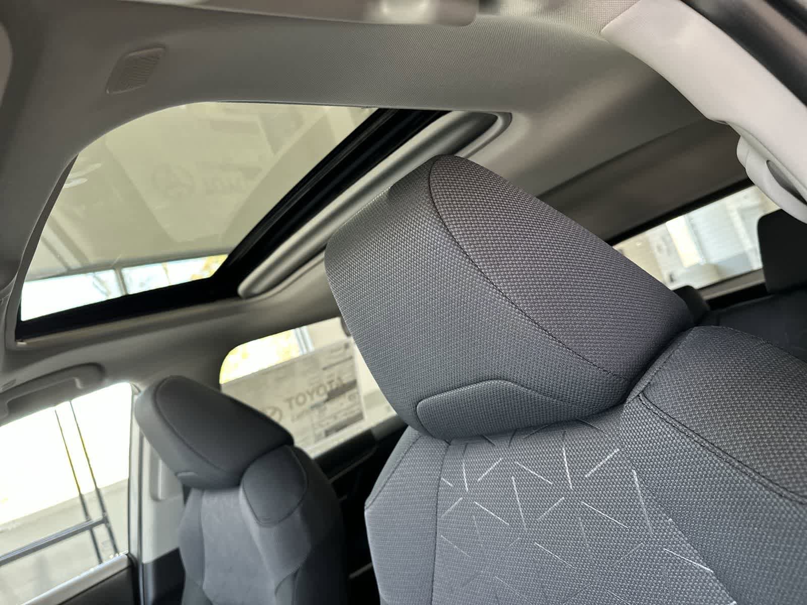 Thumbnail: 2025 Toyota RAV4 - 22