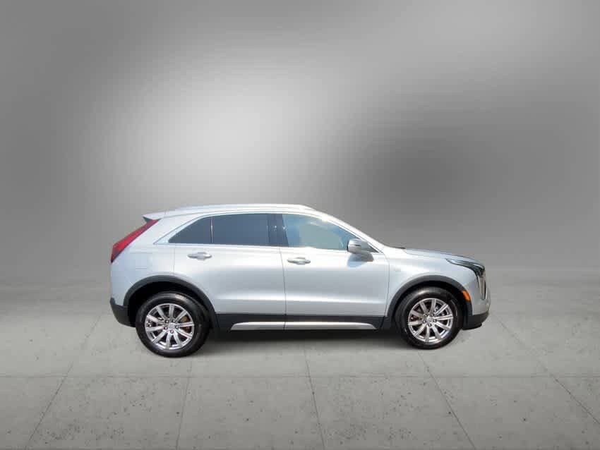 Thumbnail: 2022 Cadillac XT4 - 9