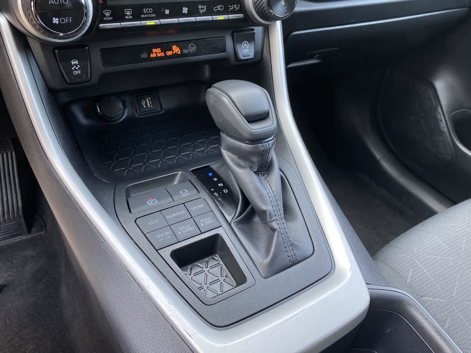 Thumbnail: 2025 Toyota RAV4 - 32