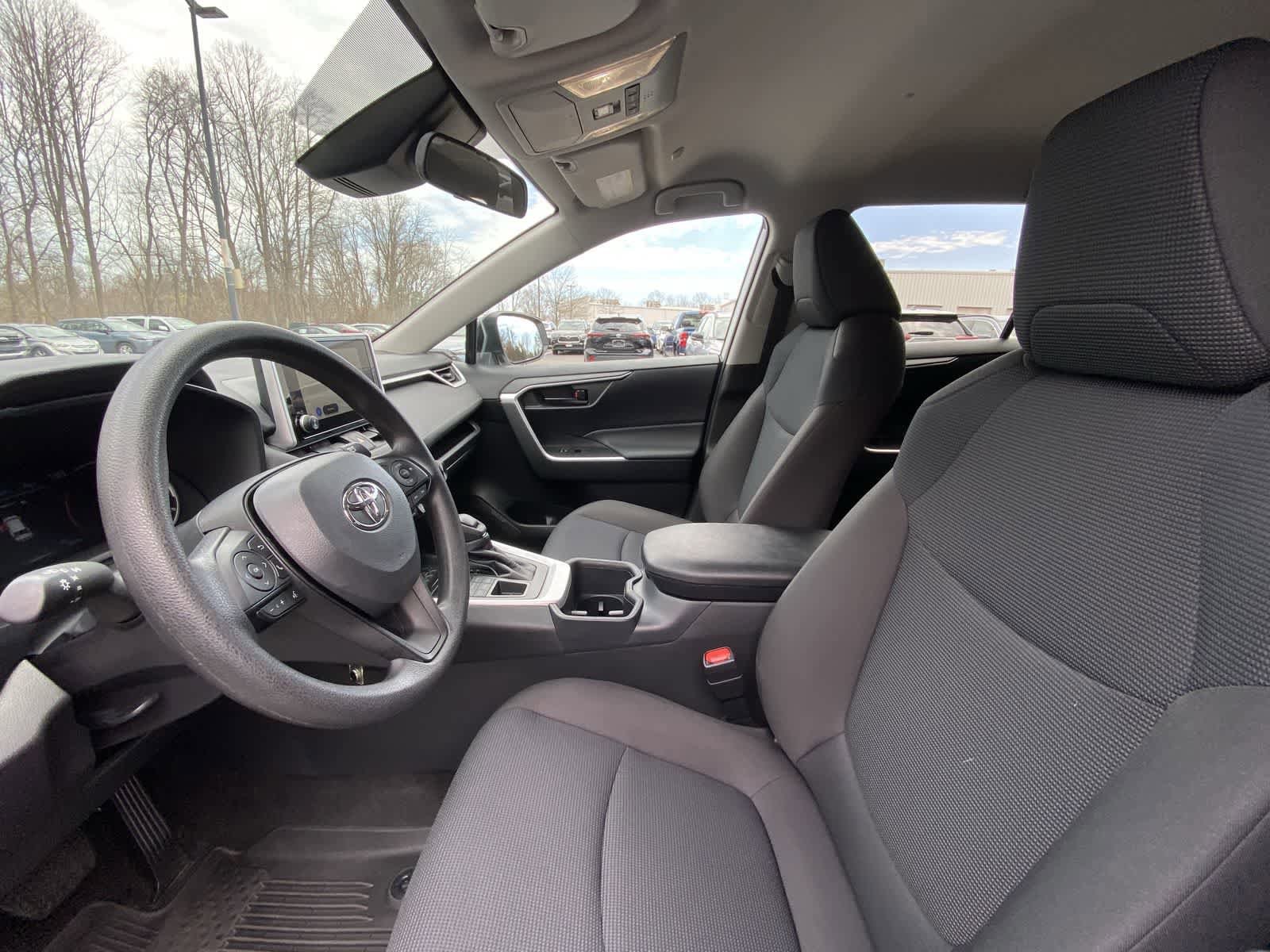 Thumbnail: 2025 Toyota RAV4 - 16