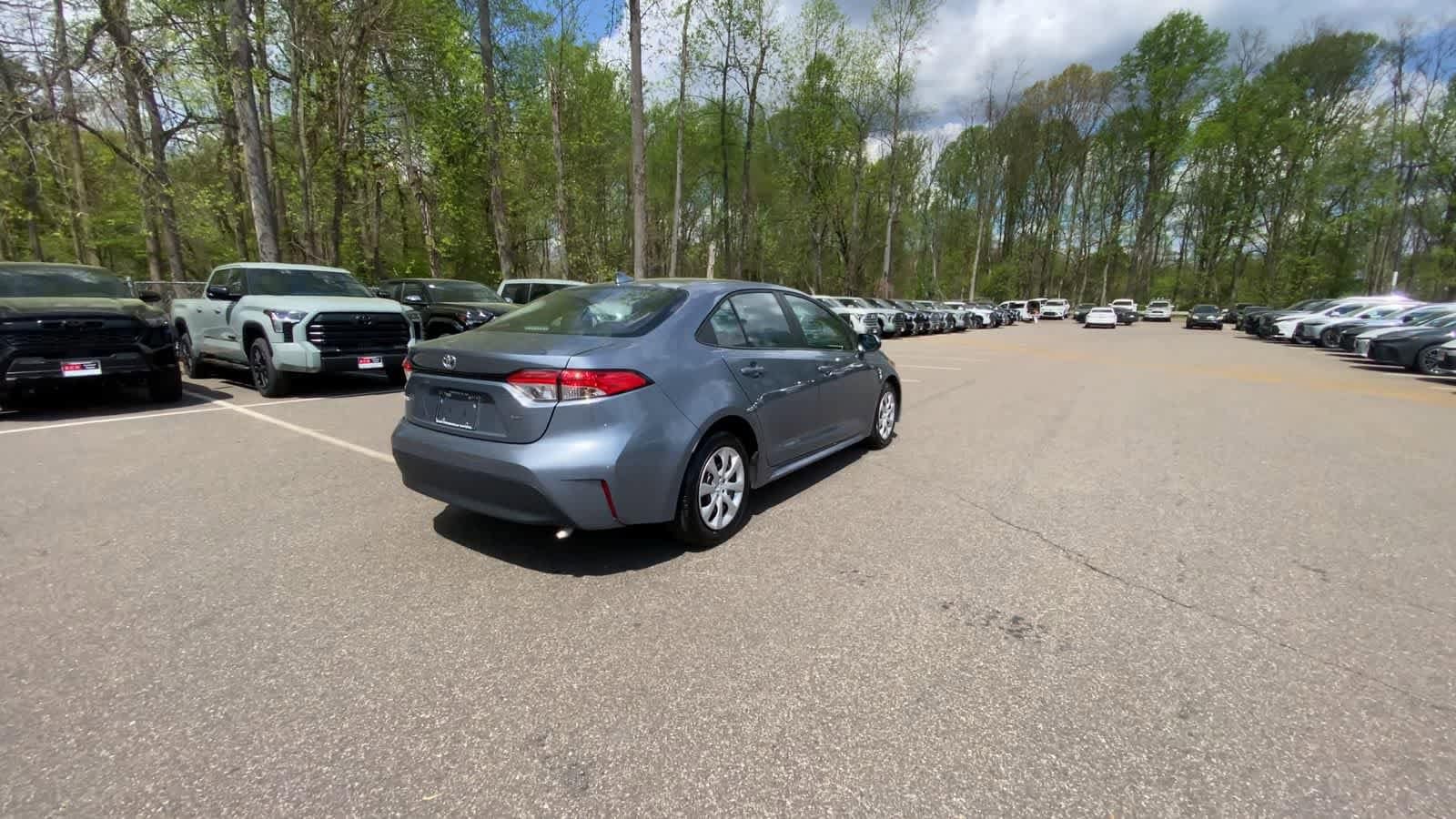 Thumbnail: 2025 Toyota Corolla - 10