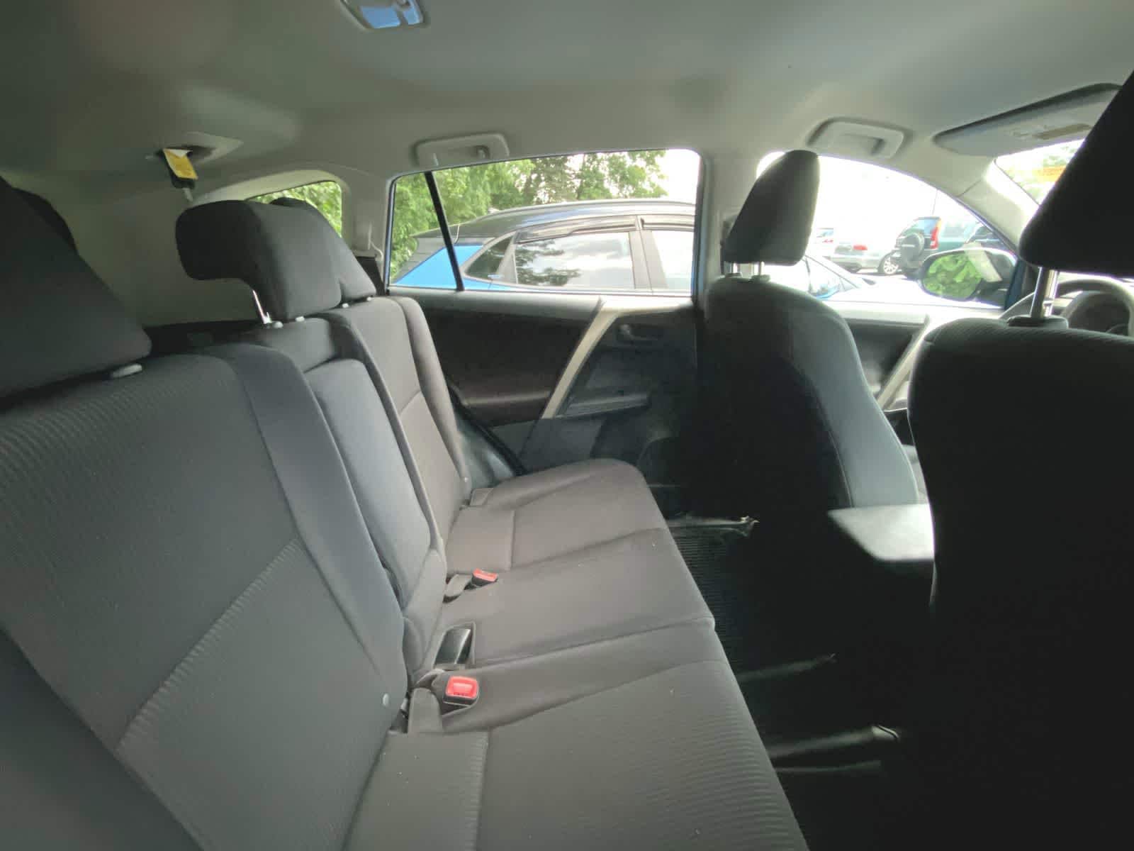 Thumbnail: 2015 Toyota RAV4 - 6
