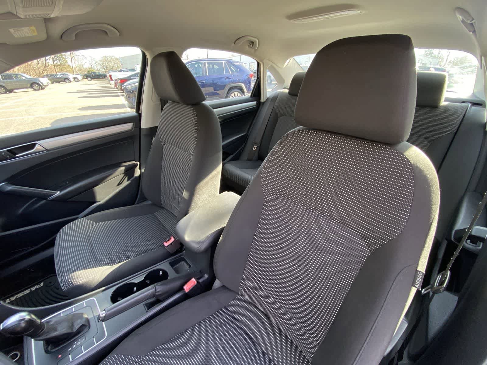 Thumbnail: 2016 Volkswagen Passat - 24