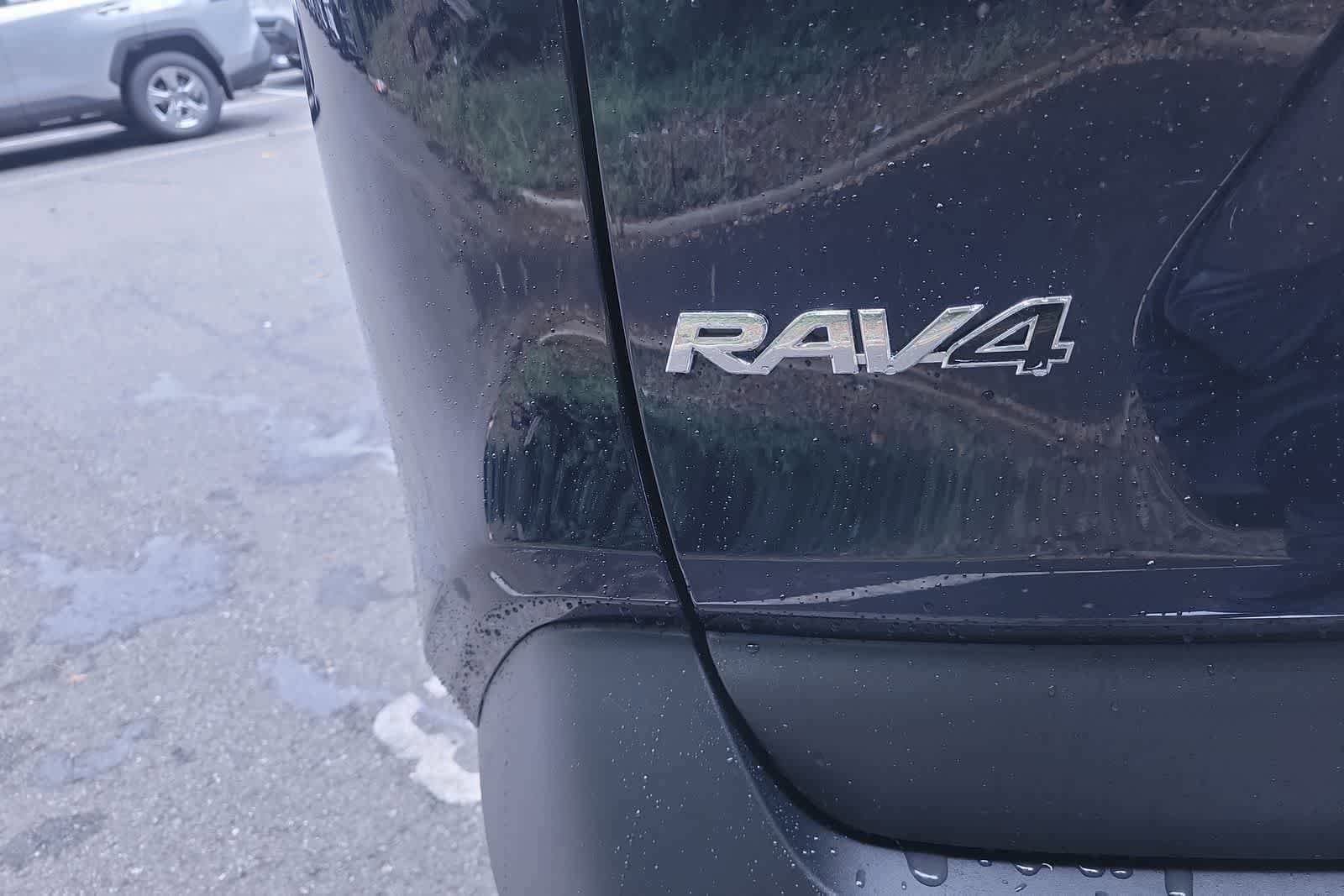 Thumbnail: 2025 Toyota RAV4 - 15