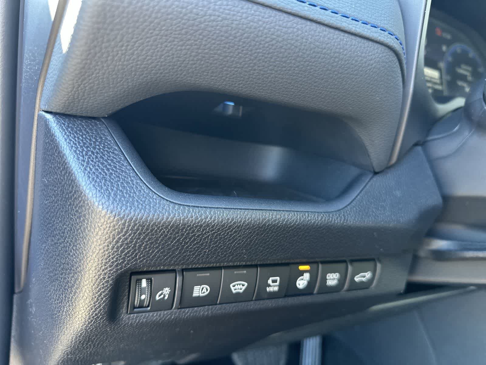 Thumbnail: 2025 Toyota RAV4 - 23