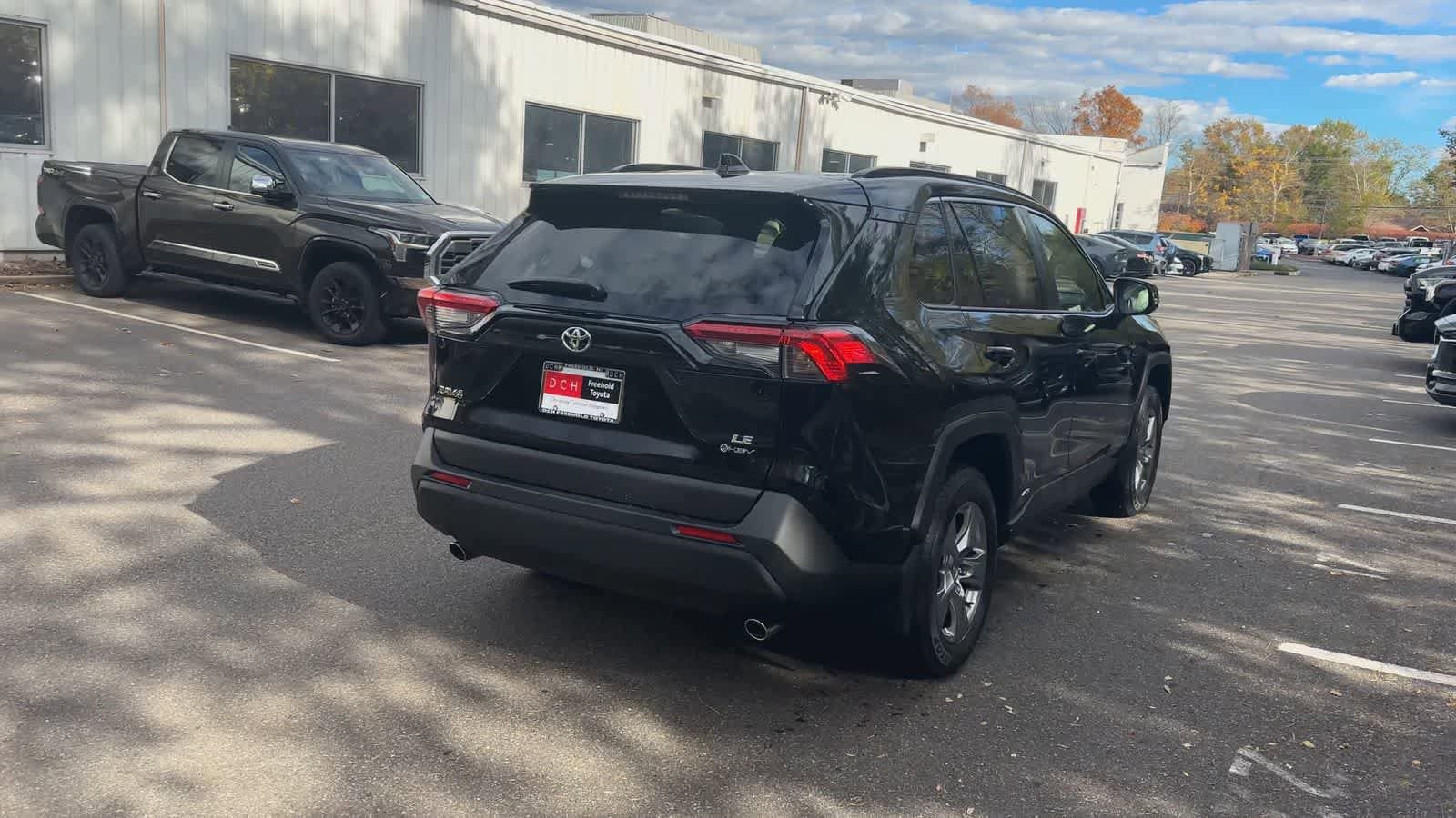 Thumbnail: 2025 Toyota RAV4 - 8