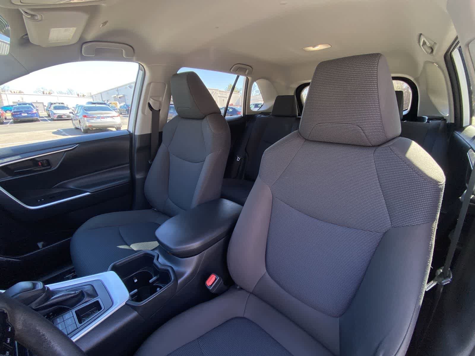 Thumbnail: 2023 Toyota RAV4 - 20