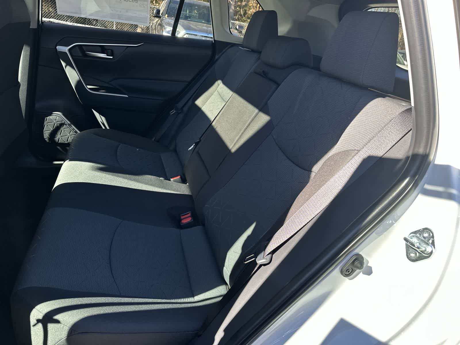 Thumbnail: 2025 Toyota RAV4 - 28