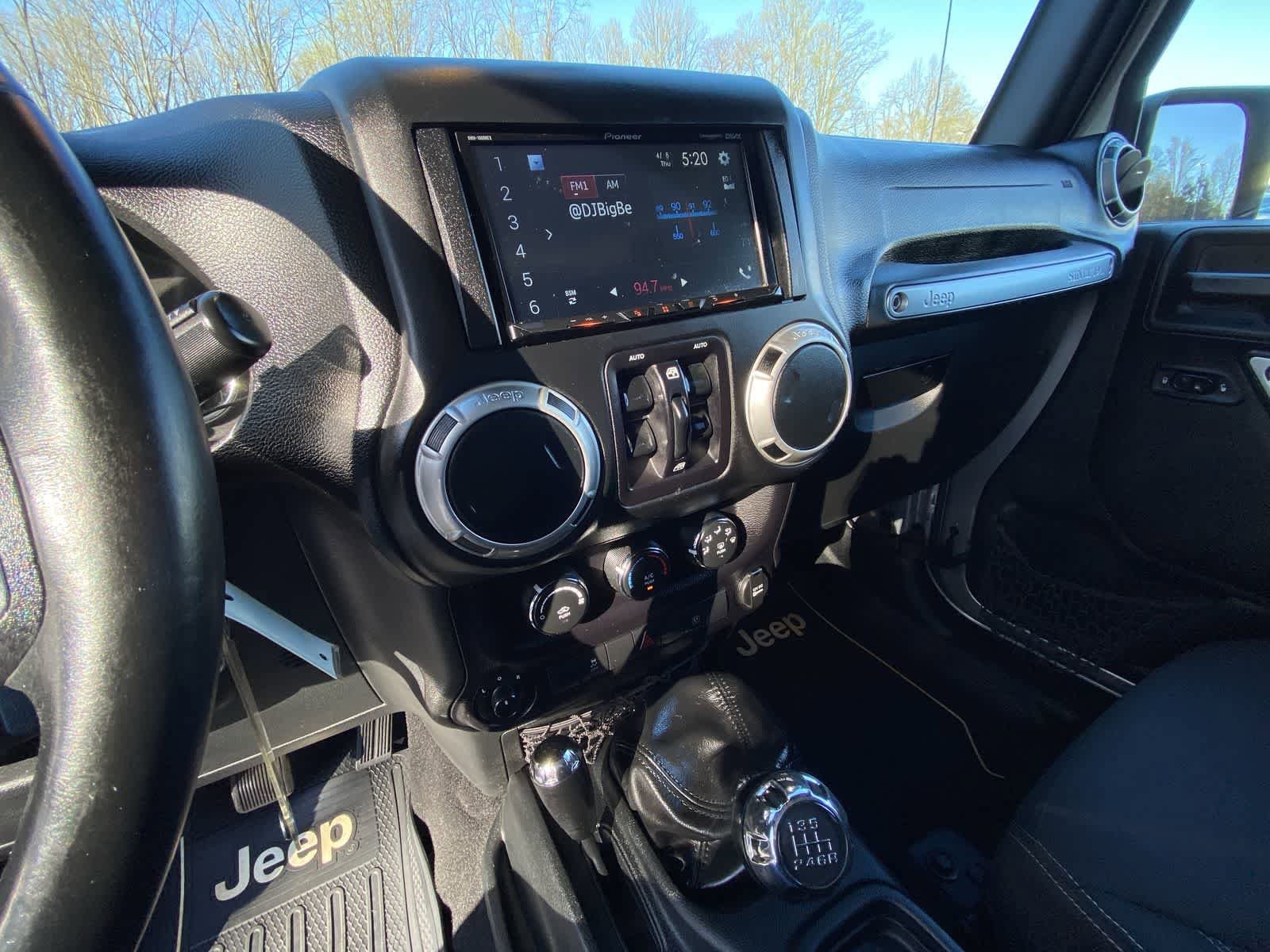 Thumbnail: 2016 Jeep Wrangler - 19