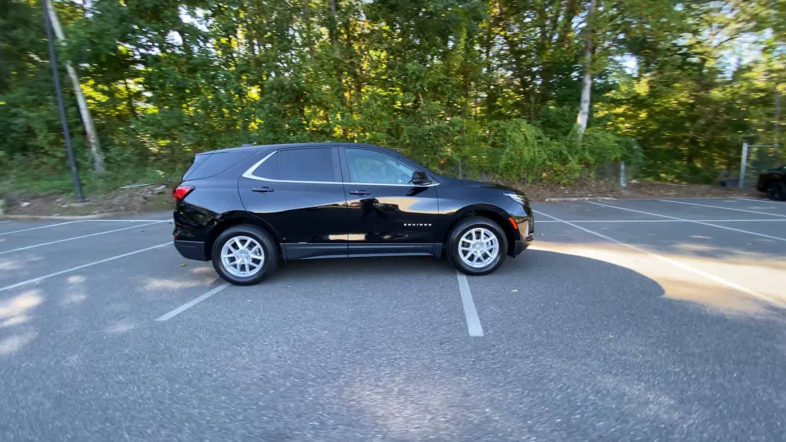 Thumbnail: 2022 Chevrolet Equinox - 9