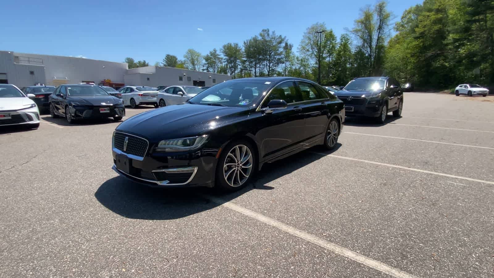 Thumbnail: 2019 Lincoln MKZ - 4