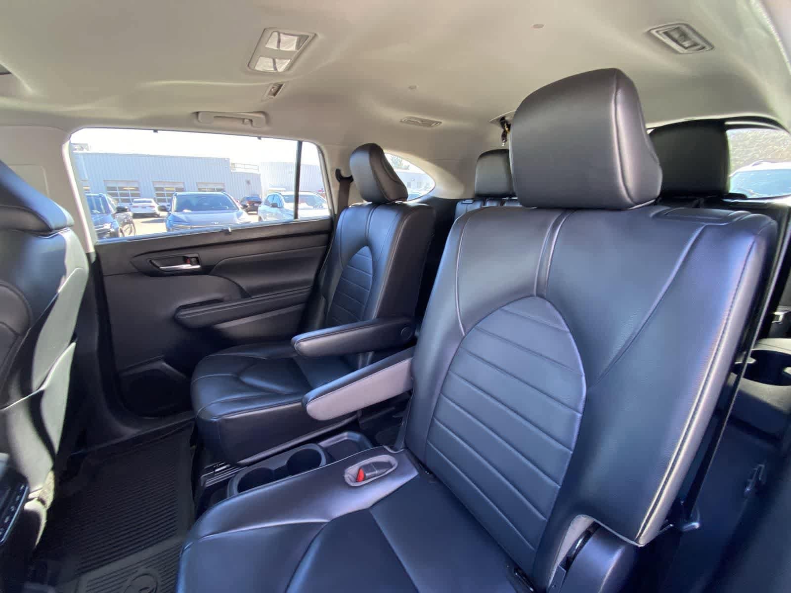 Thumbnail: 2021 Toyota Highlander - 28