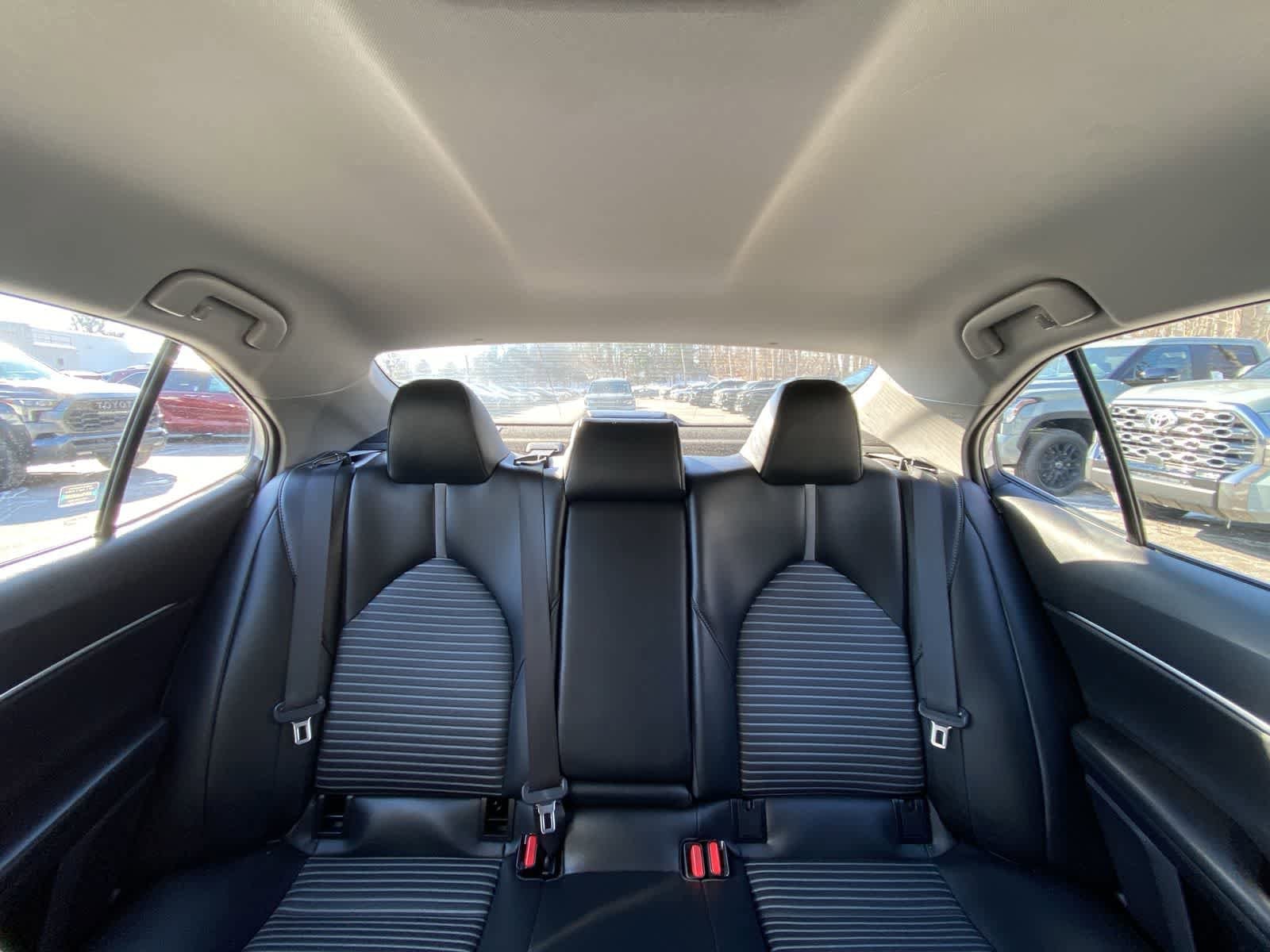 Thumbnail: 2023 Toyota Camry - 32