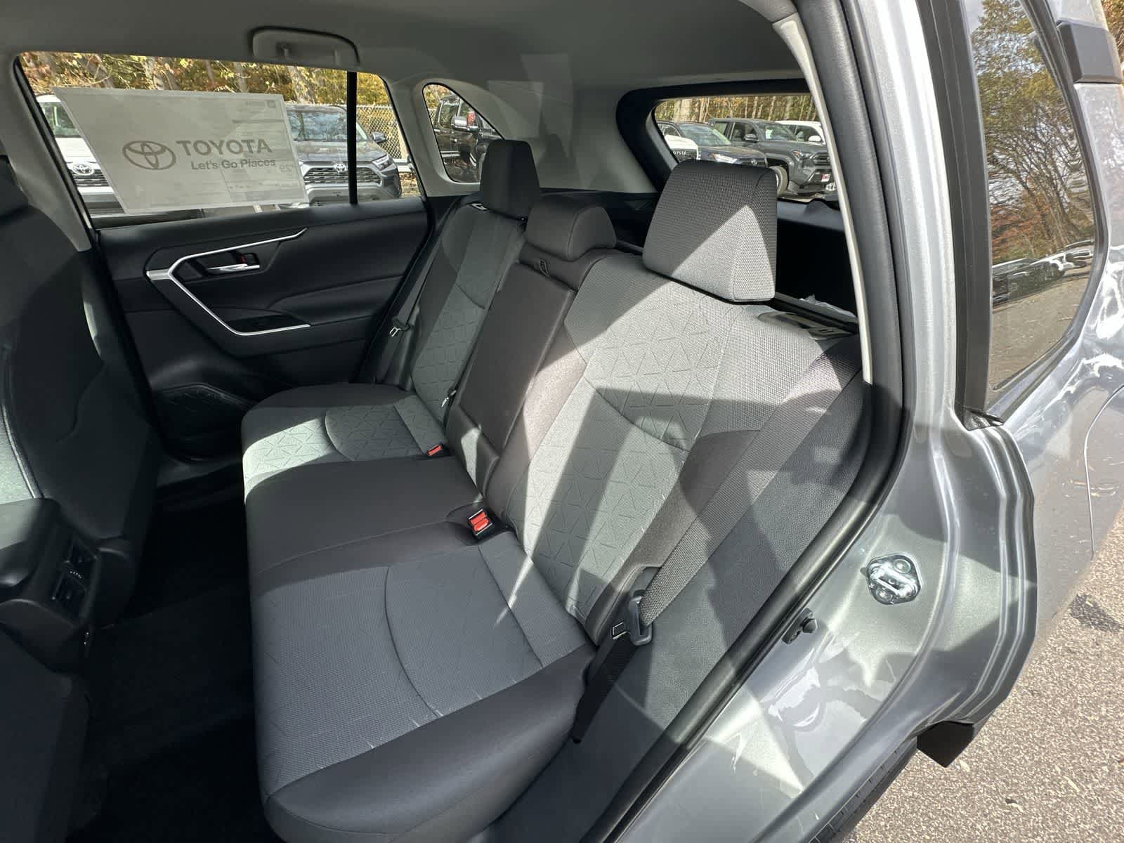 Thumbnail: 2025 Toyota RAV4 - 24