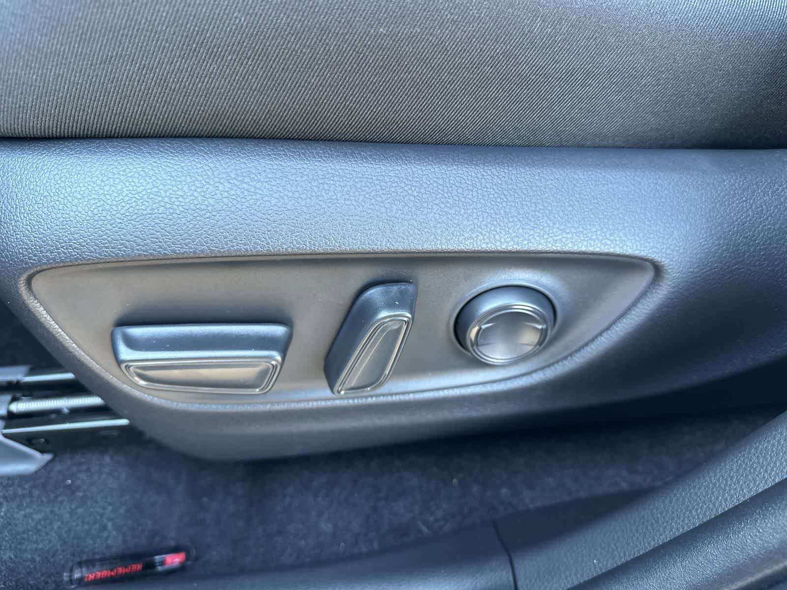 Thumbnail: 2025 Toyota RAV4 - 21