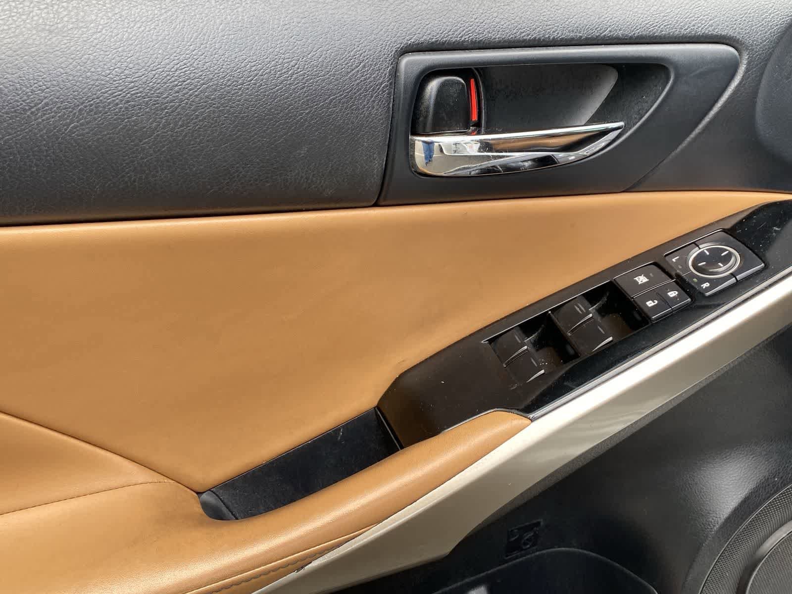 Thumbnail: 2015 Lexus IS - 16
