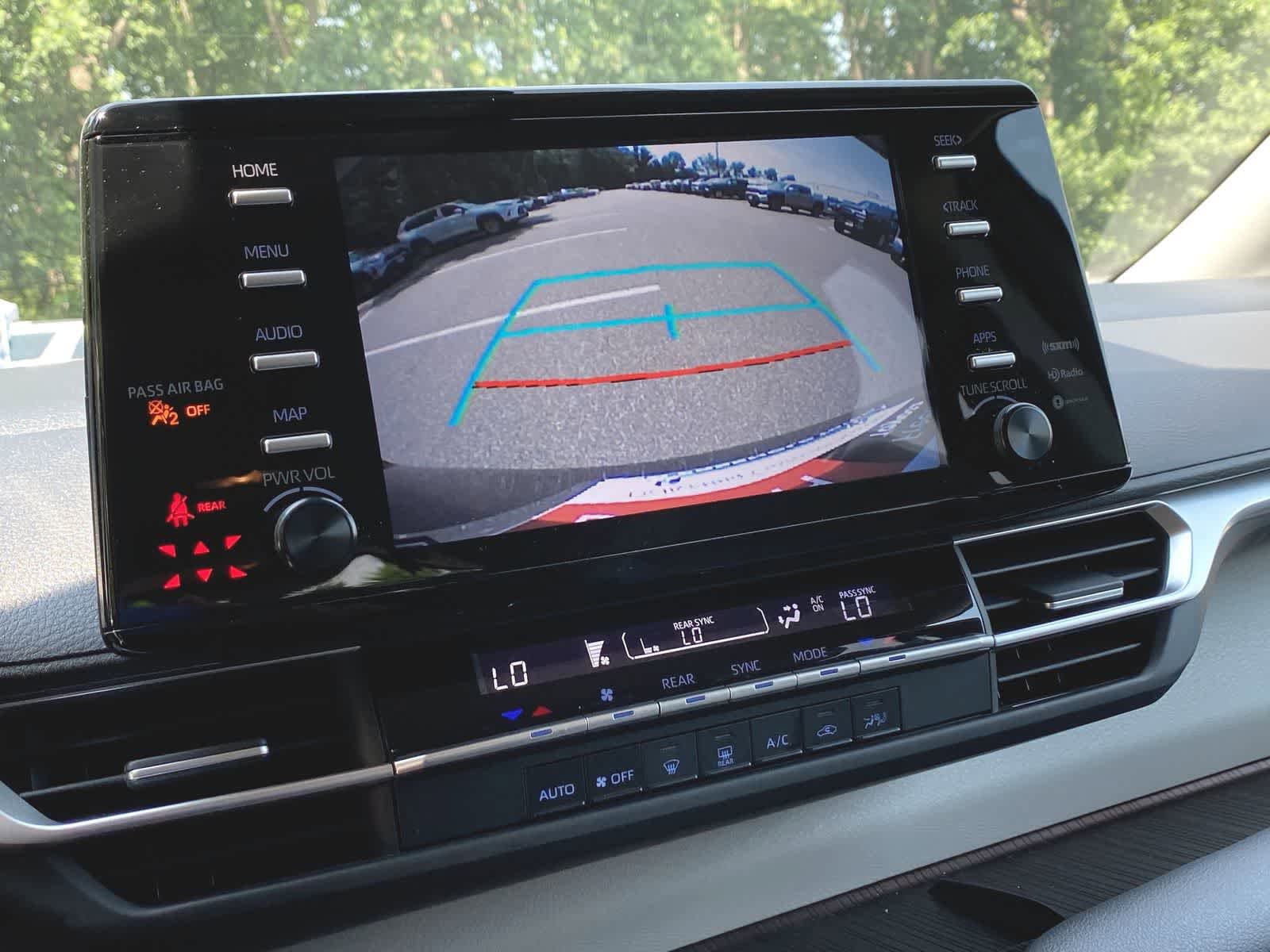 2023 Toyota Sienna LE 27