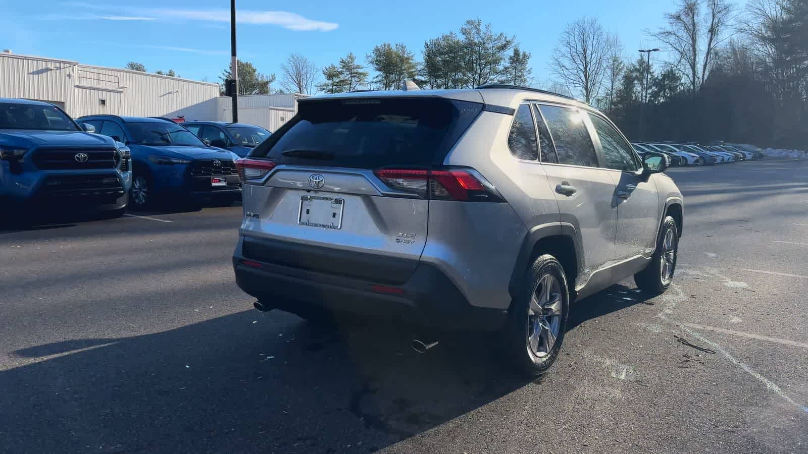 Thumbnail: 2025 Toyota RAV4 - 8