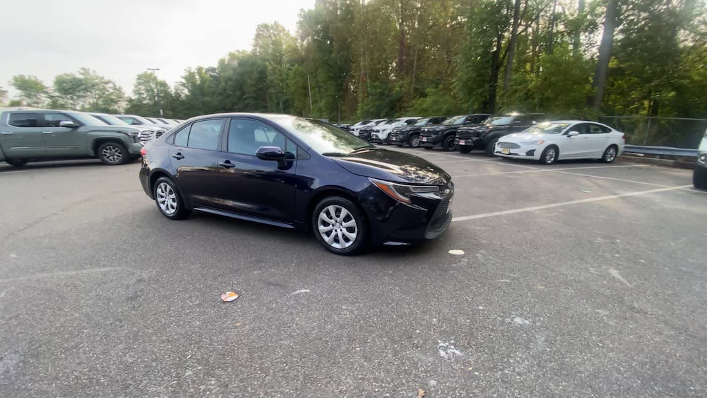 Used 2022 Toyota Corolla LE Sedan